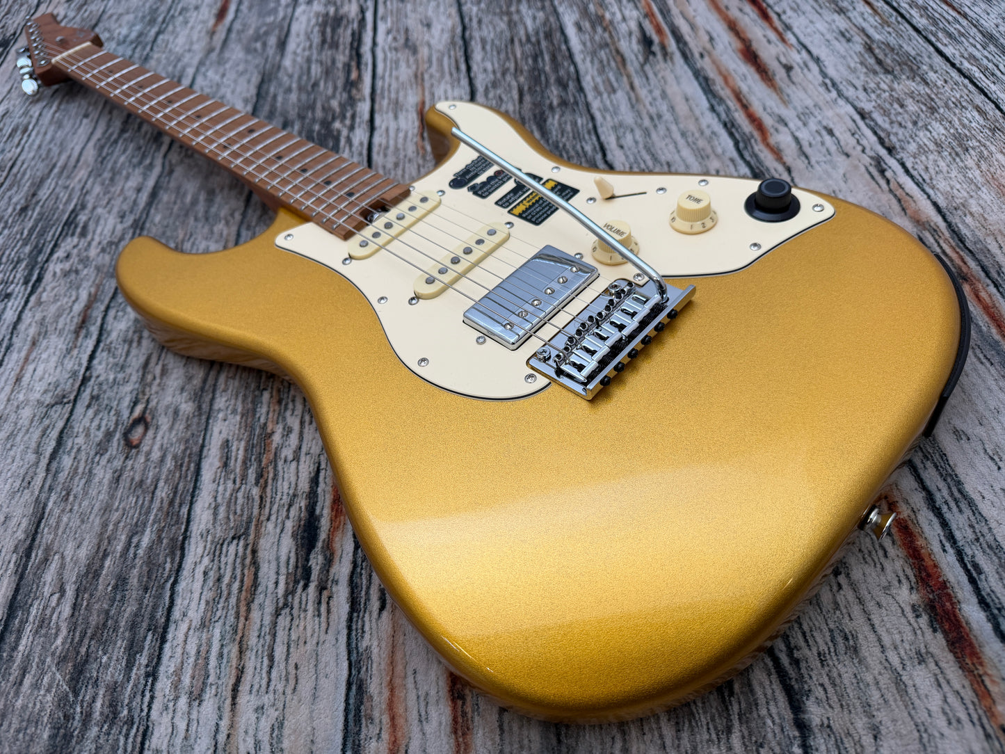 Mooer GTRS S801 Gold Roasted Maple neck Smart guitar FX loaded!