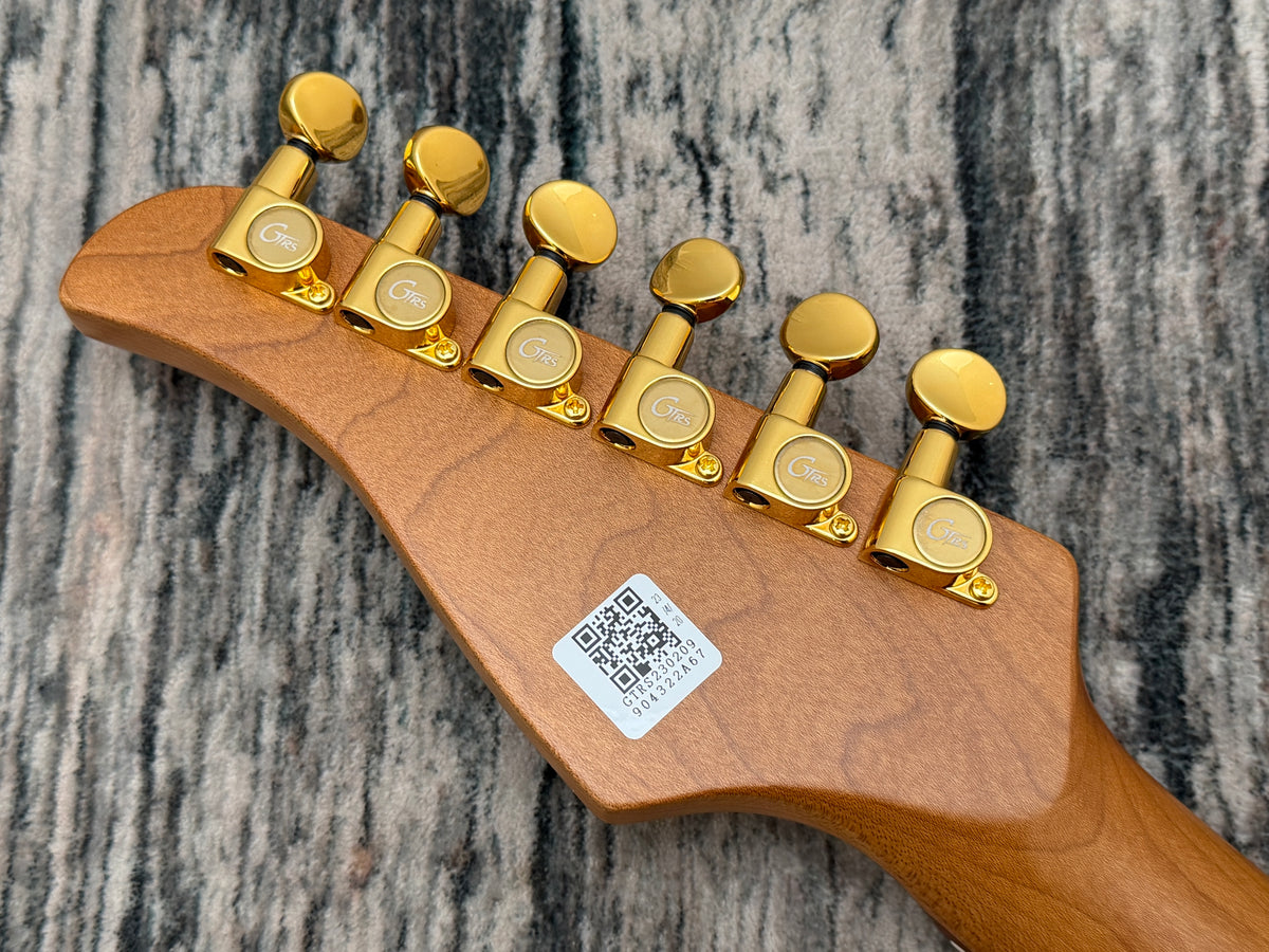 Mooer GTRS S900 Racing green Roasted Maple neck