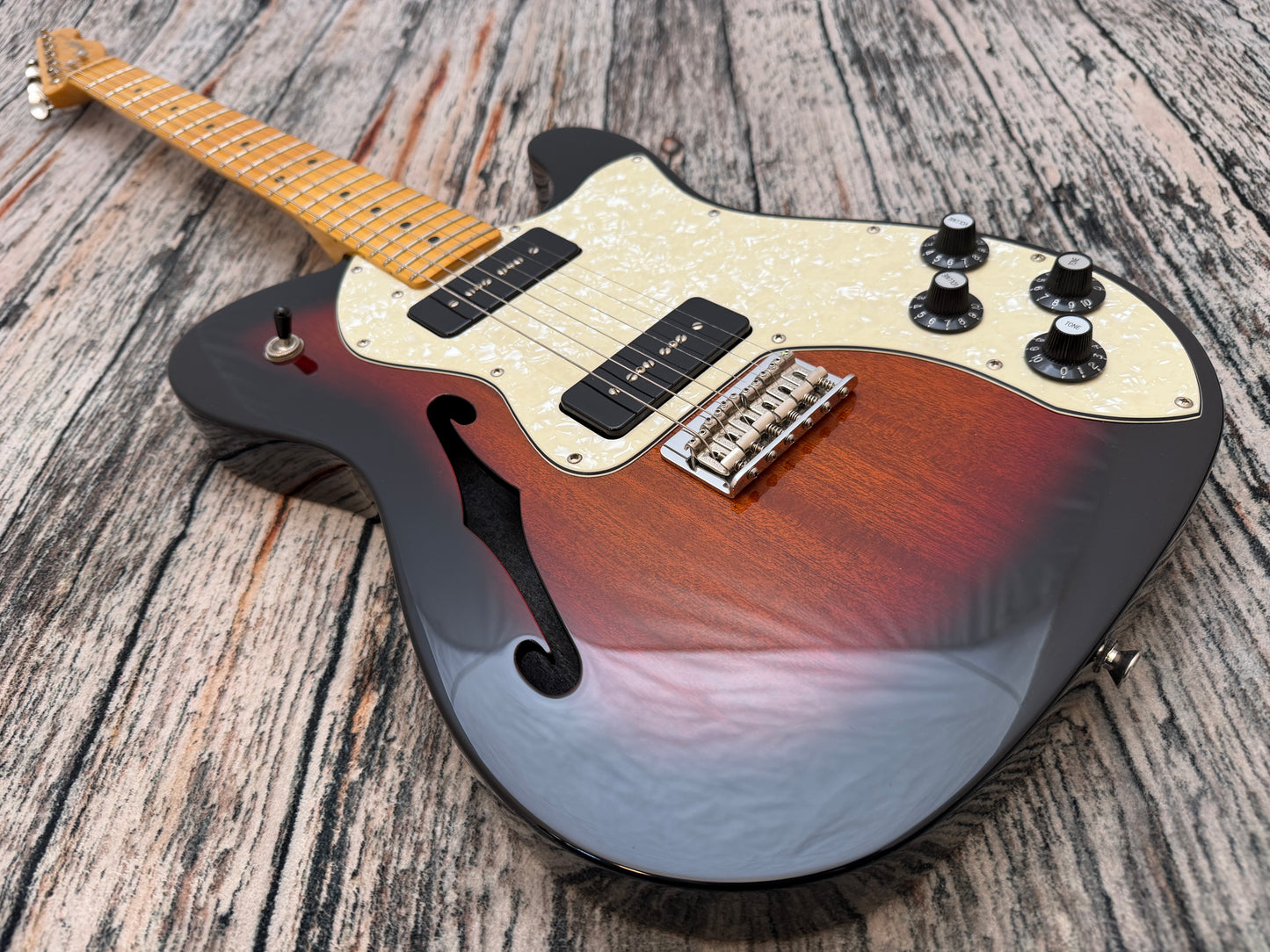 Fender Modern Player Thinline Telecaster Deluxe