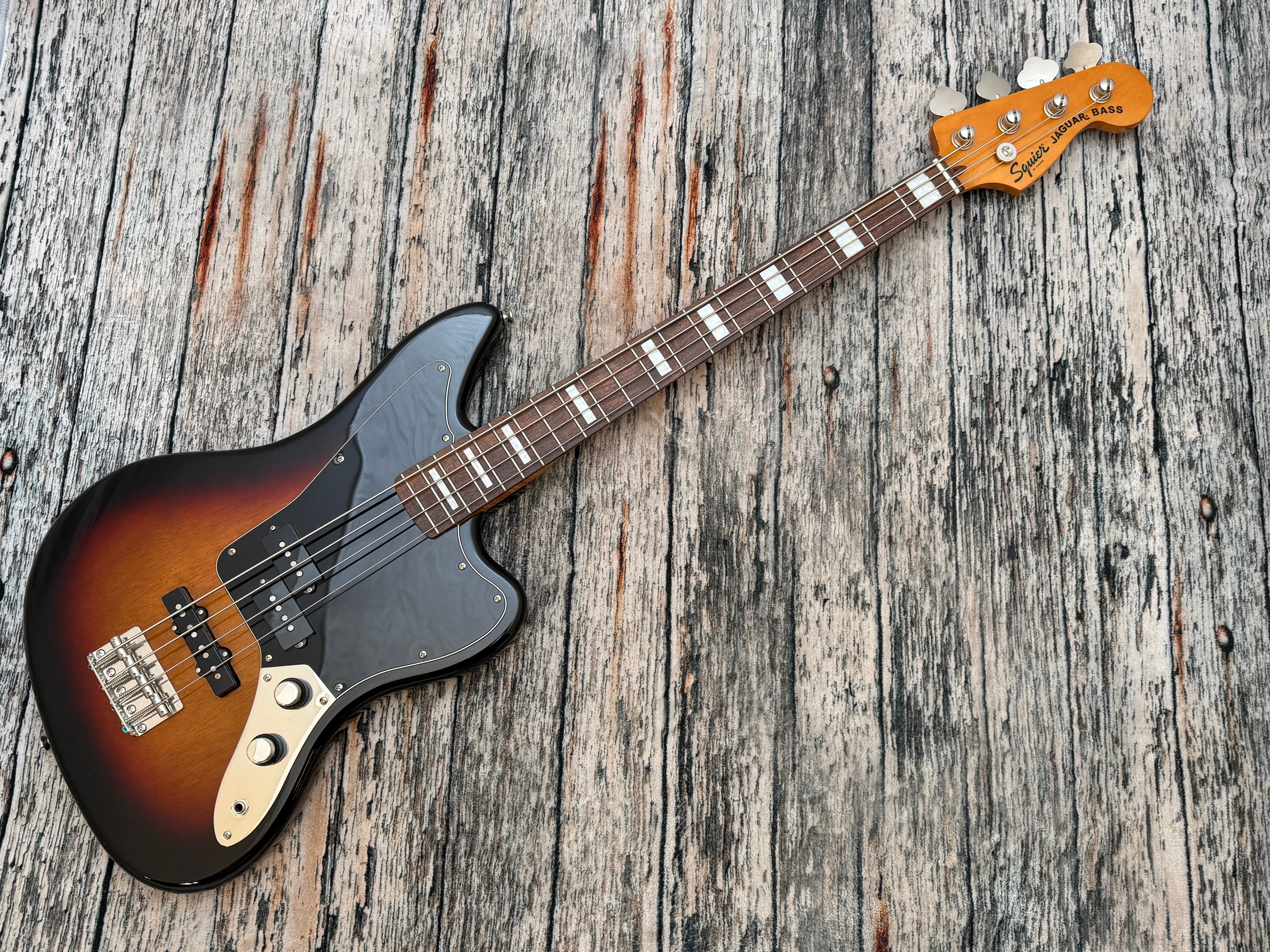 Squier Classic Vibe Jaguar Bass – Badlands Guitars Limited