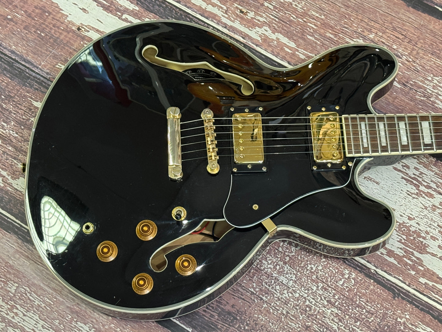 Vintage VSA500 Black