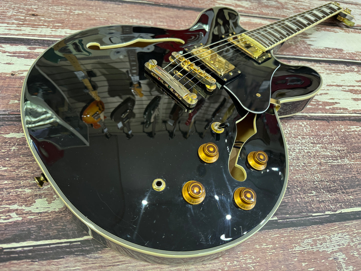 Vintage VSA500 Black