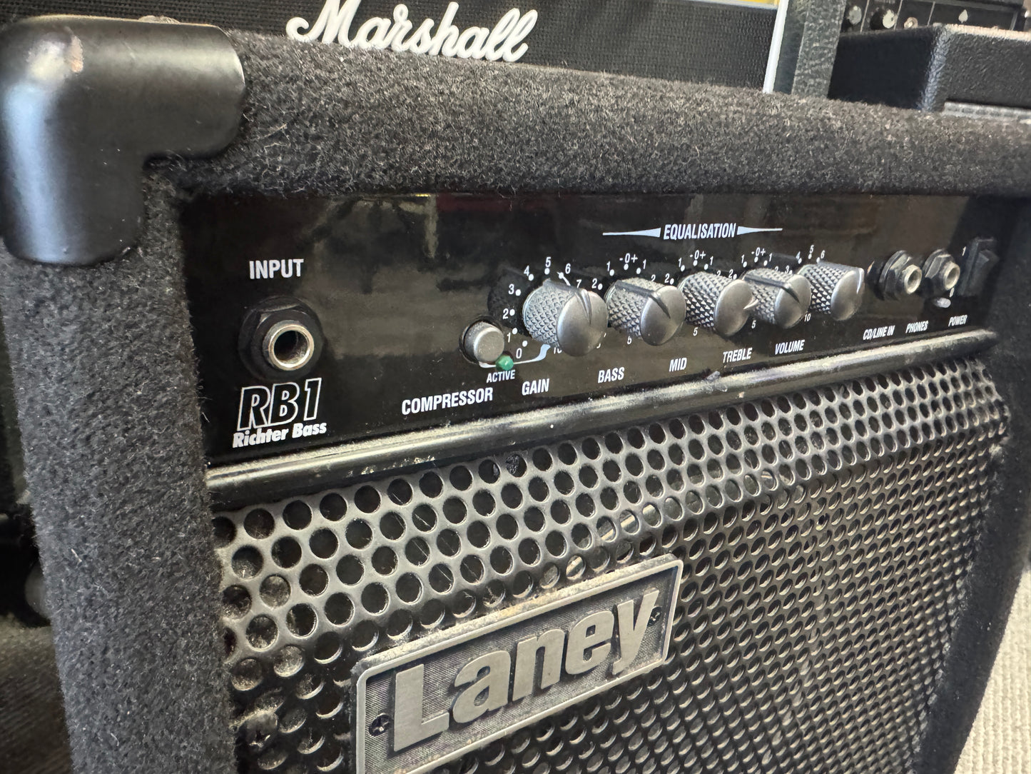 Laney RB1 15watt bass combo