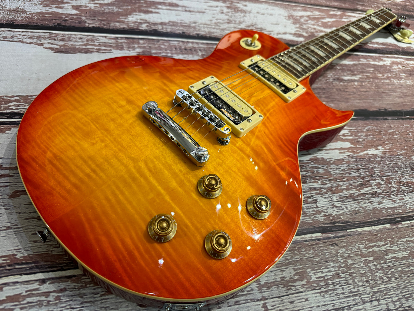 B-STOCK Vintage V100 Flame Maple Trans Honeyburst