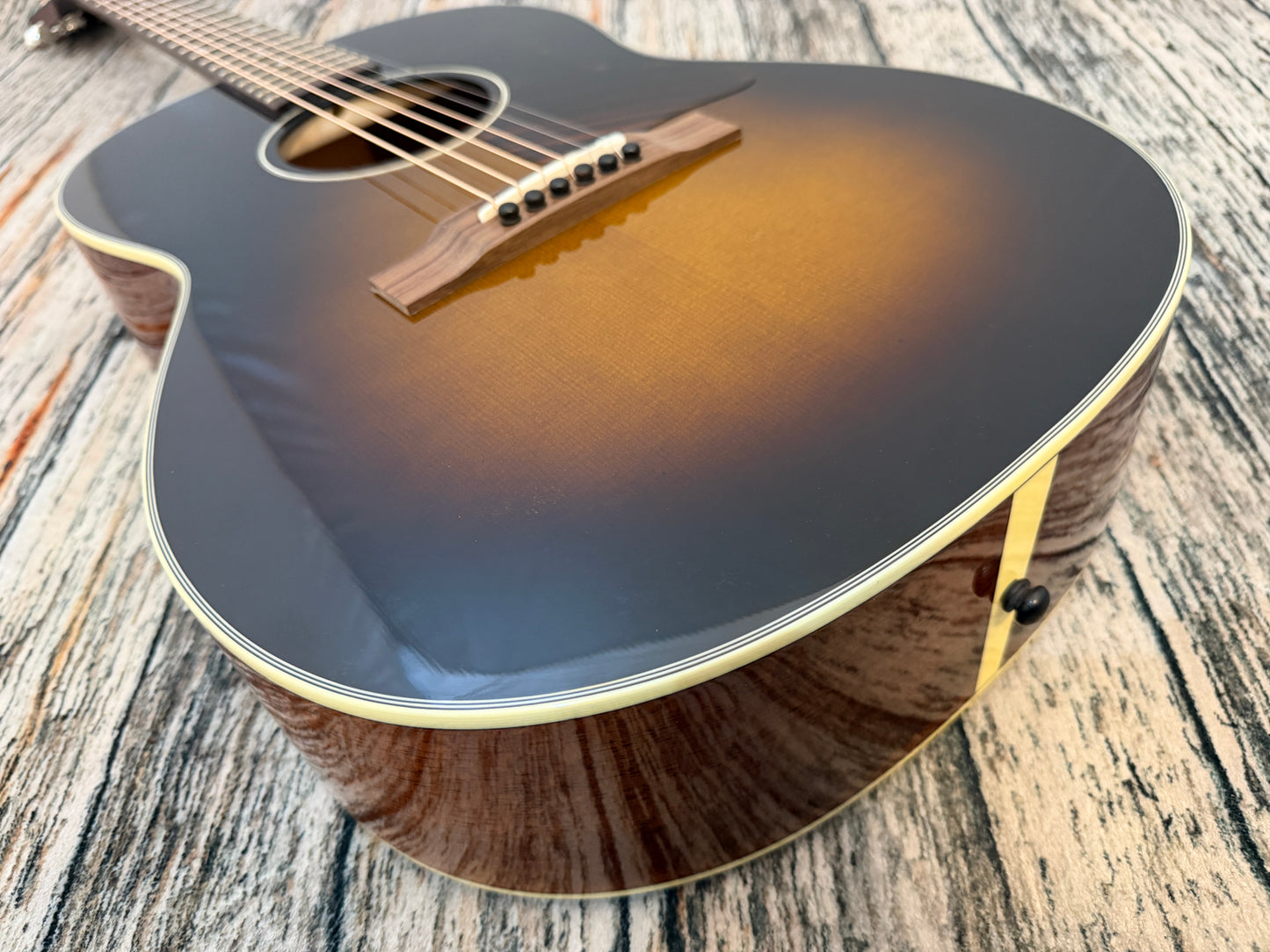 Eastman E6-LGSS All solid Acoustic & Case *B* Stock