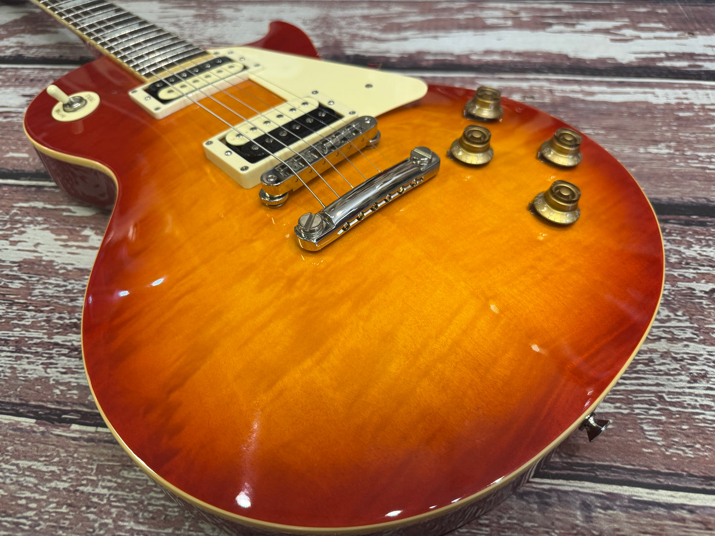 Burny RLG55Z Cherry sunburst