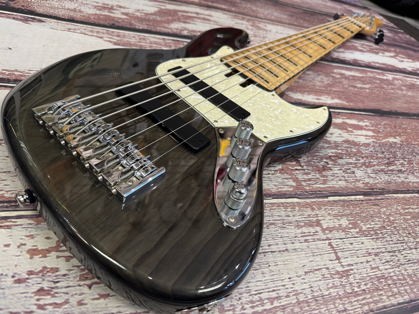 Bass Mods (California) K7 custom 7 string active bass