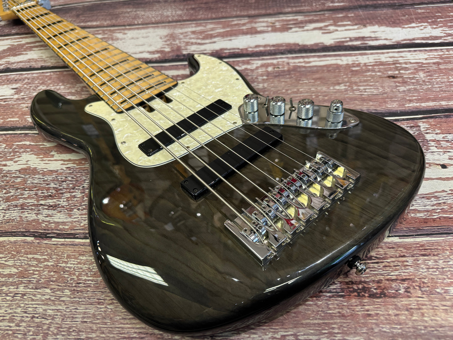 Bass Mods (California) K7 custom 7 string active bass
