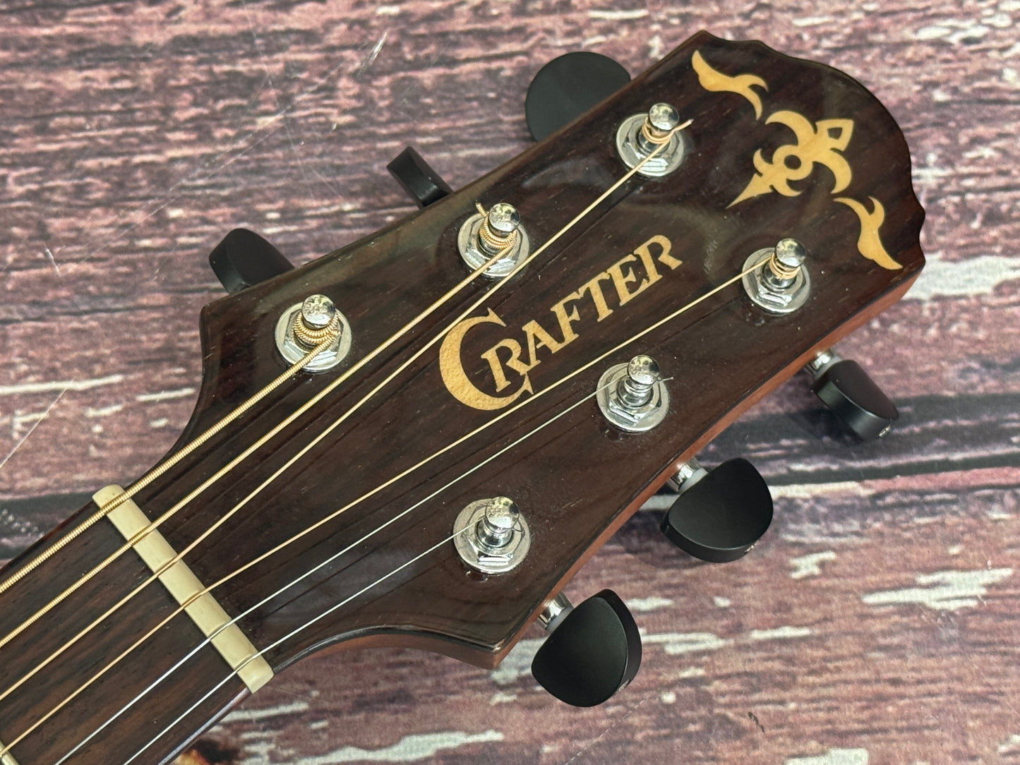 Crafter HG-600CE Solid top electro acoustic