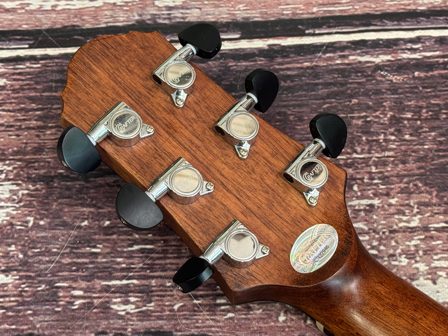 Crafter HG-600CE Solid top electro acoustic