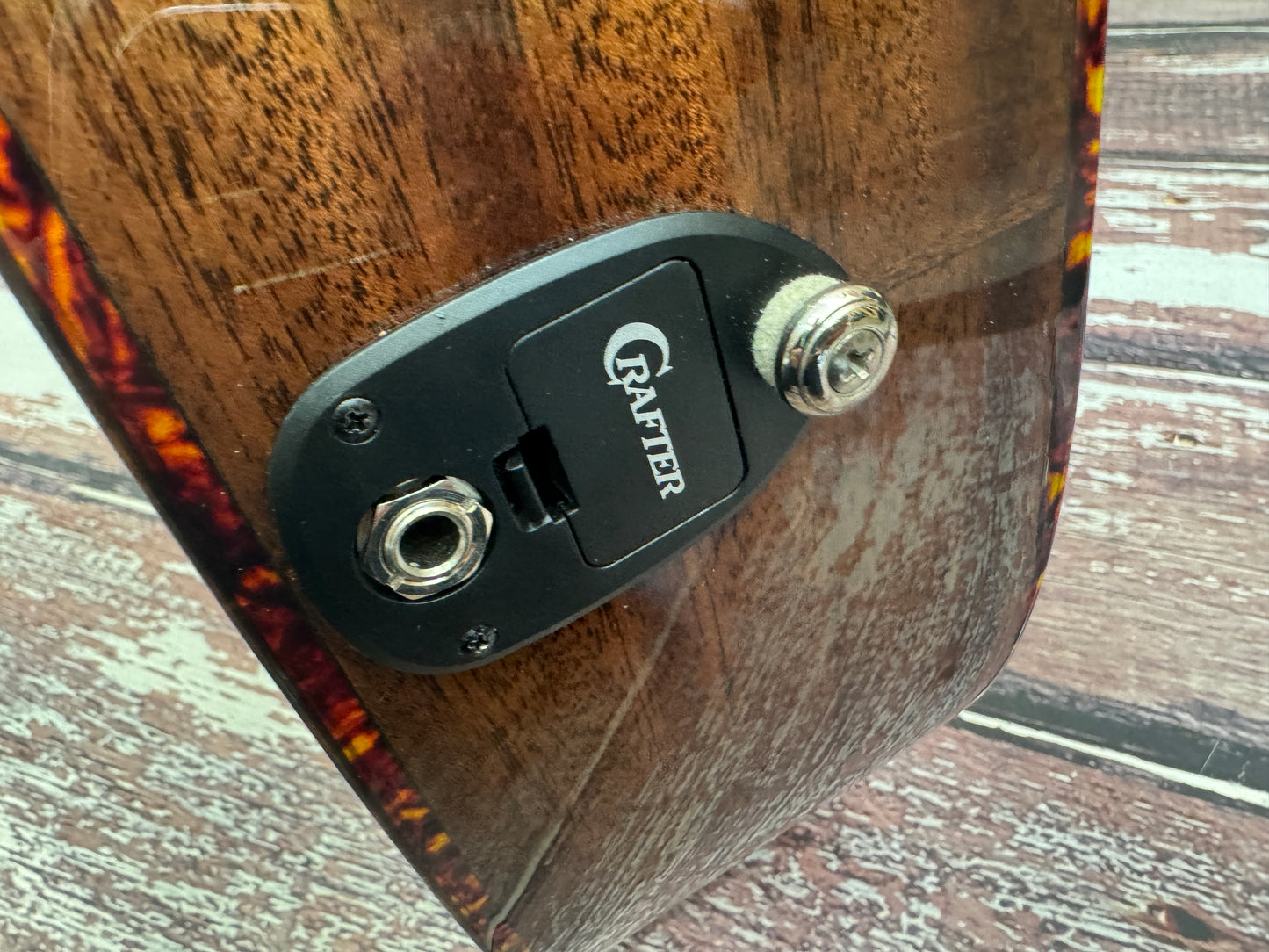 Crafter HG-600CE Solid top electro acoustic