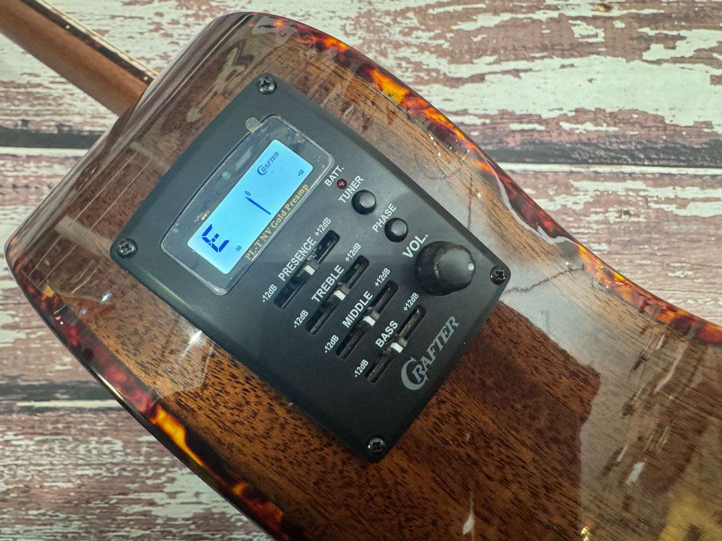 Crafter HG-600CE Solid top electro acoustic