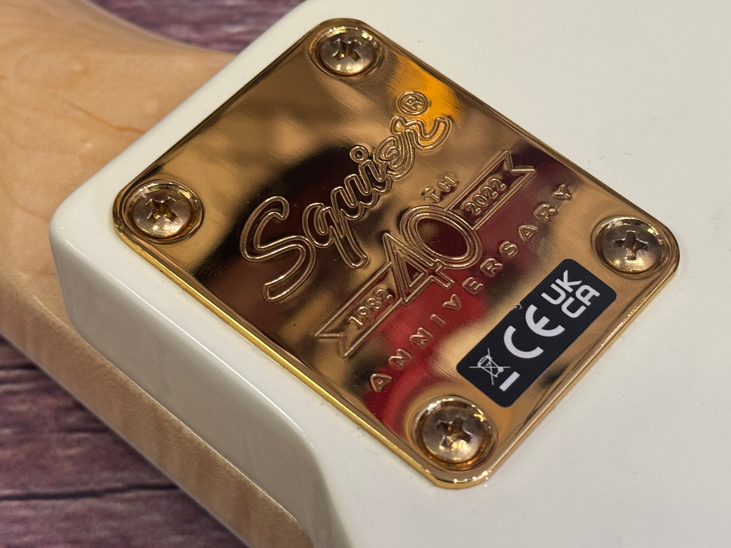 Squier 40th Anniversary Olympic White - Gold Limited Edition NOS