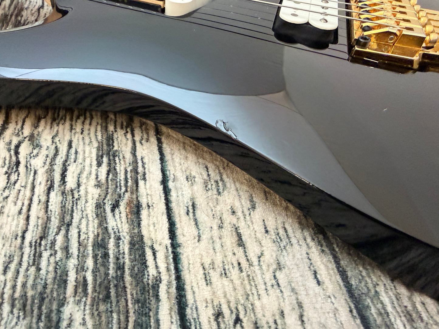 Ibanez Prestige RGA622XH Japanese with hard case - Axe design Lab