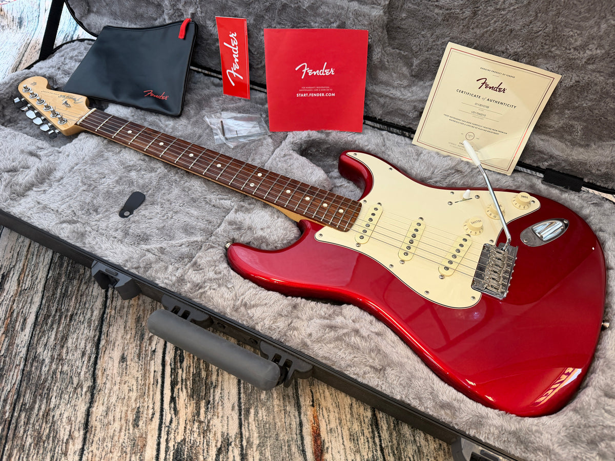 Fender USA 2017 Standard Stratocaster Candy Apple Red, Case & paperwork