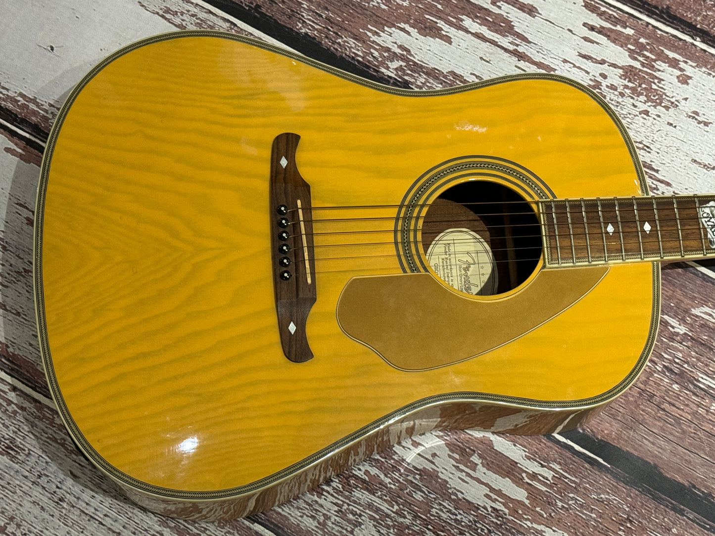 Fender Ron Emory Slope shoulder electro acoustic