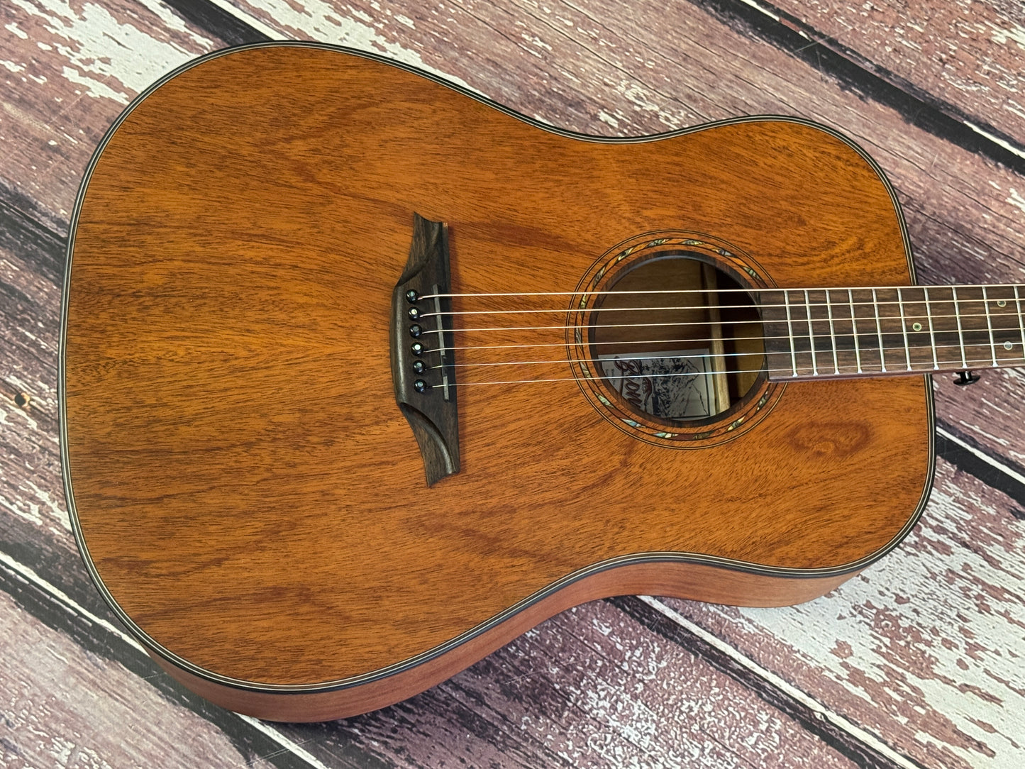 Bromo BAT1 Mahogany Dreadnought Solid top