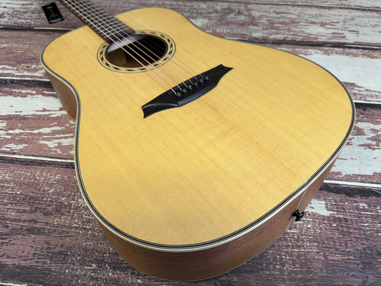 Bromo BAT1 Solid Spruce top acoustic