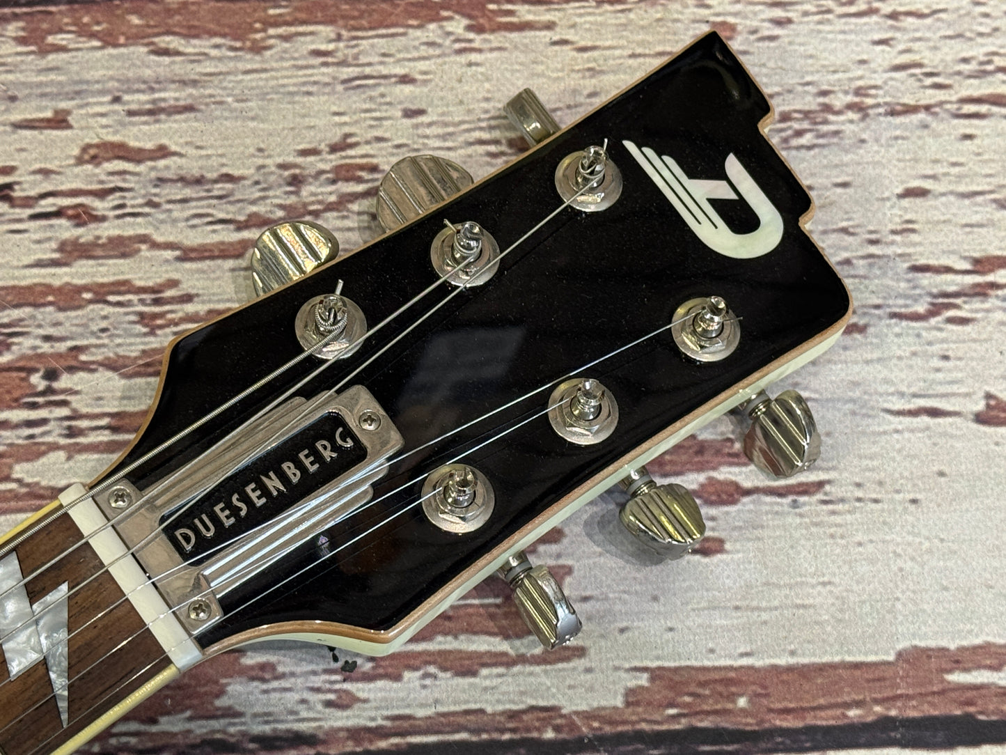 Duesenberg Bonneville - Vintage White, cased.