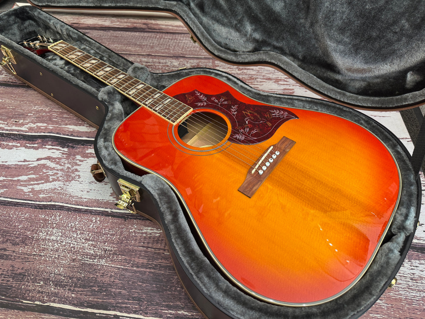 Epiphone Hummingbird Pro & Hard case 2020