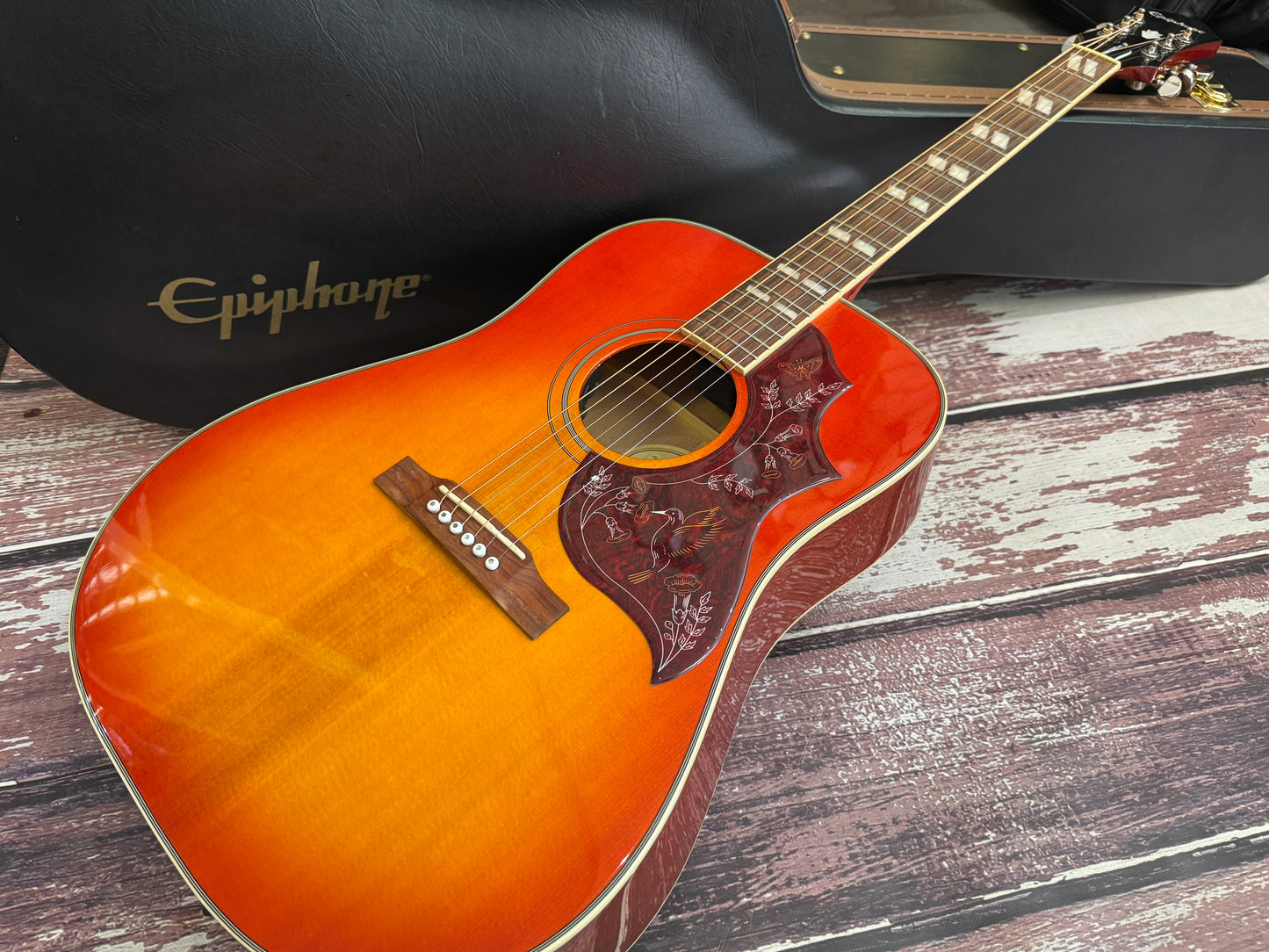 Epiphone Hummingbird Pro & Hard case 2020