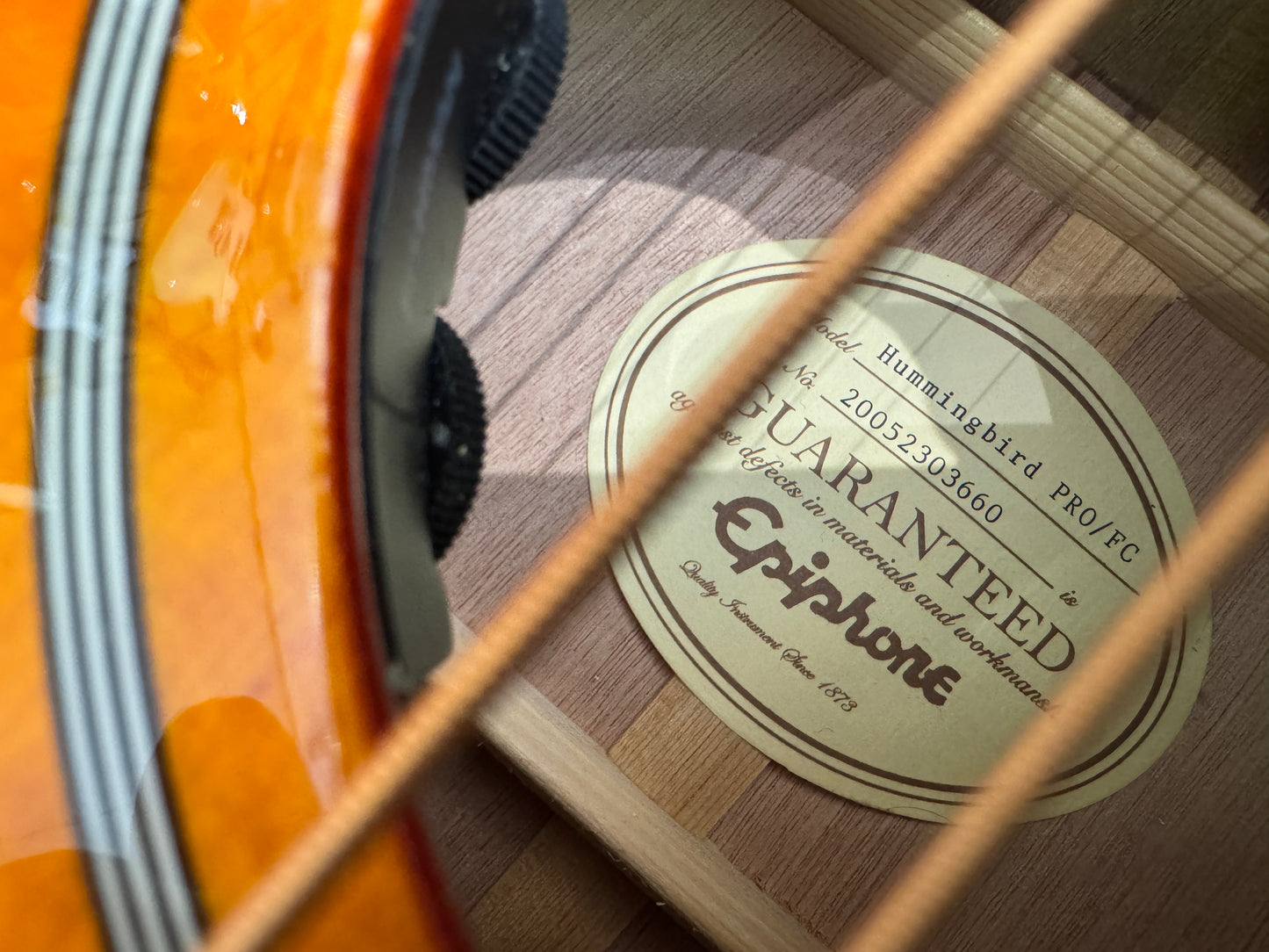 Epiphone Hummingbird Pro & Hard case 2020