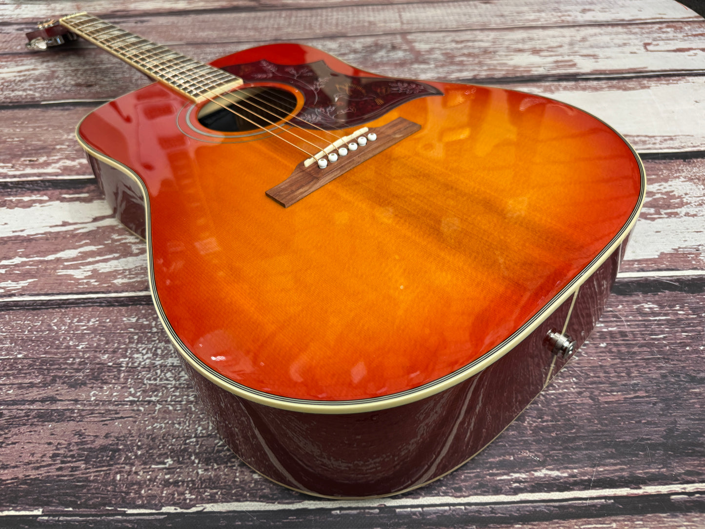 Epiphone Hummingbird Pro & Hard case 2020