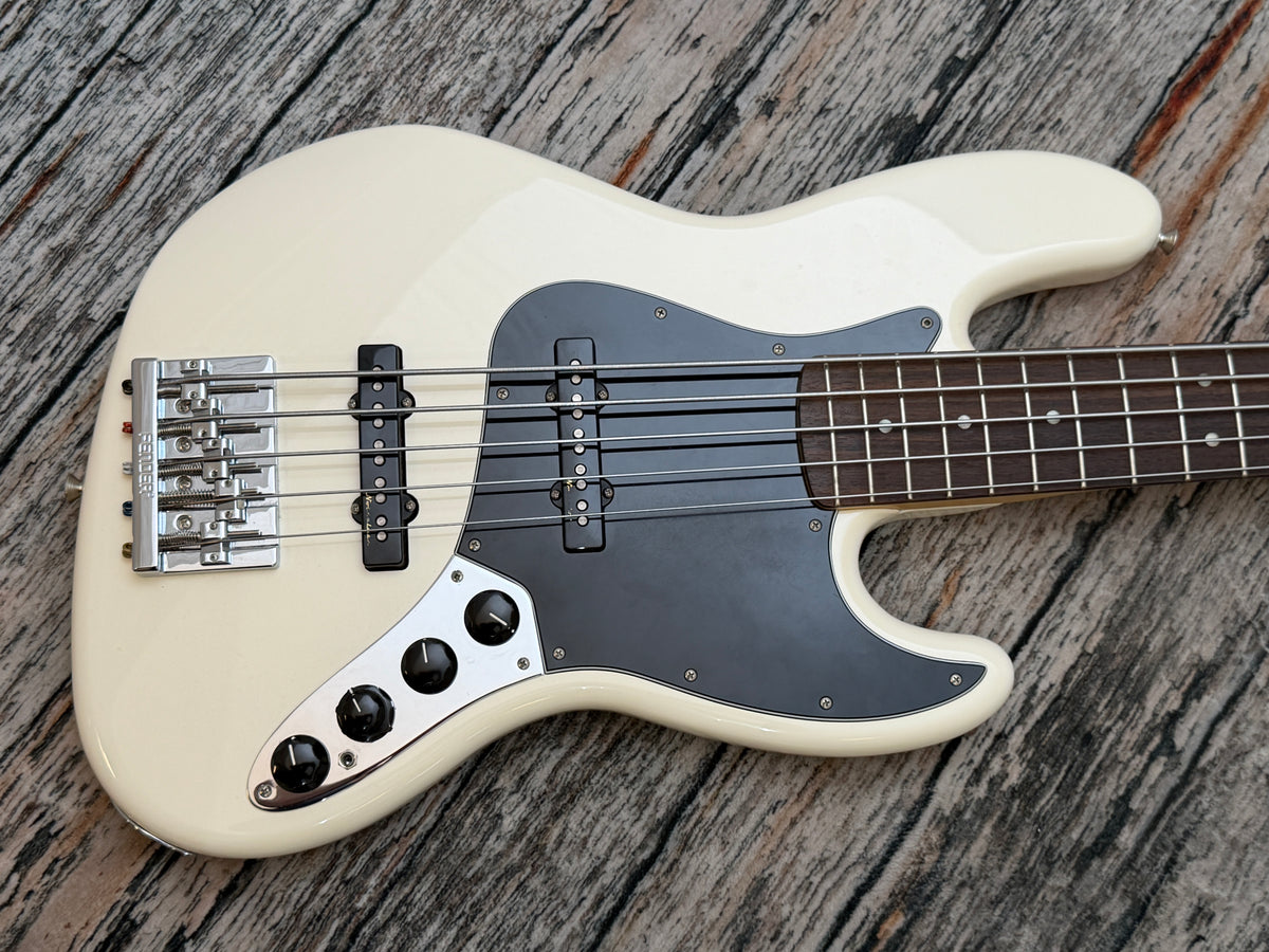Fender Deluxe Active V Jazz Bass