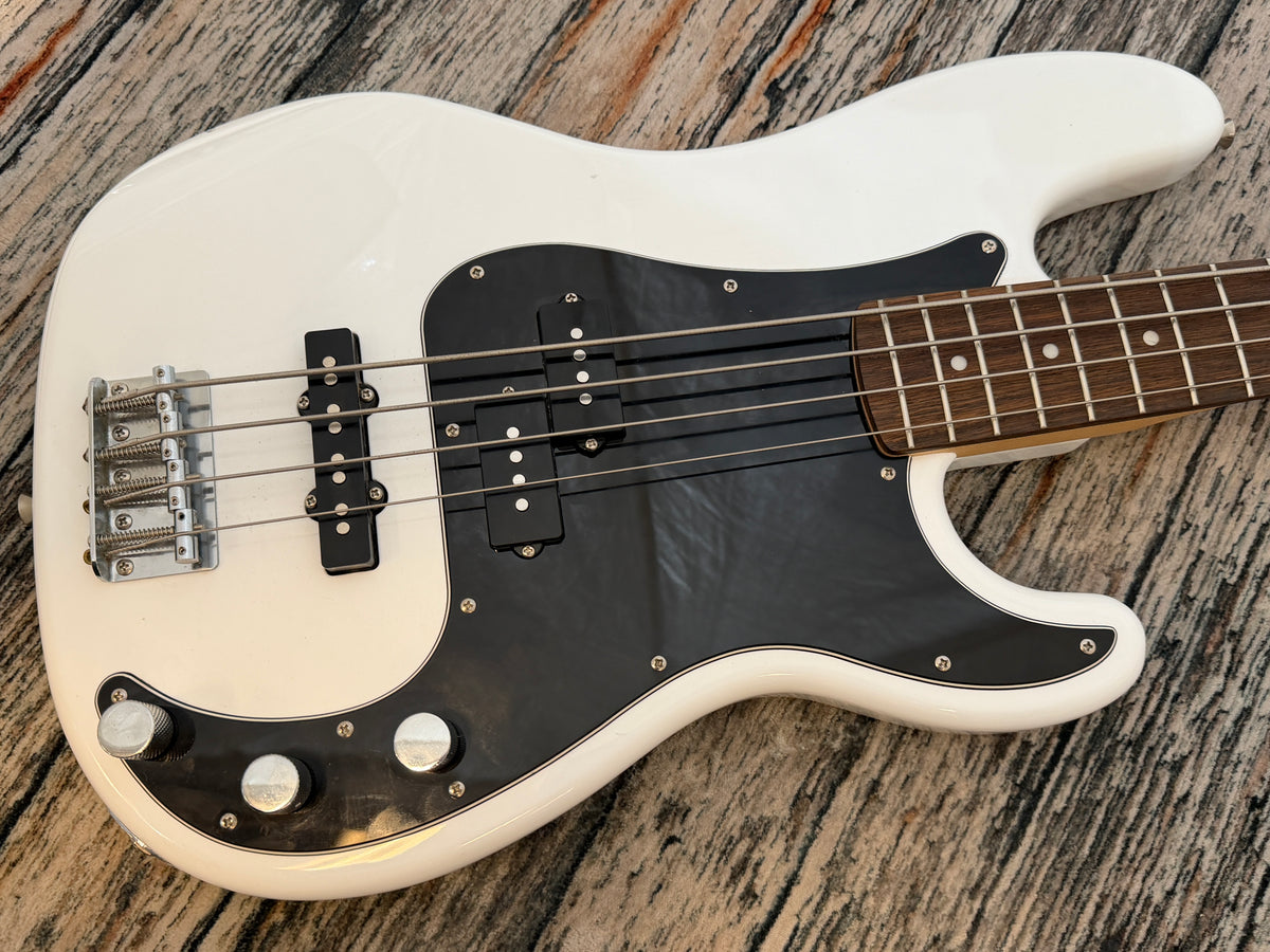 Squier Affinity PJ Bass