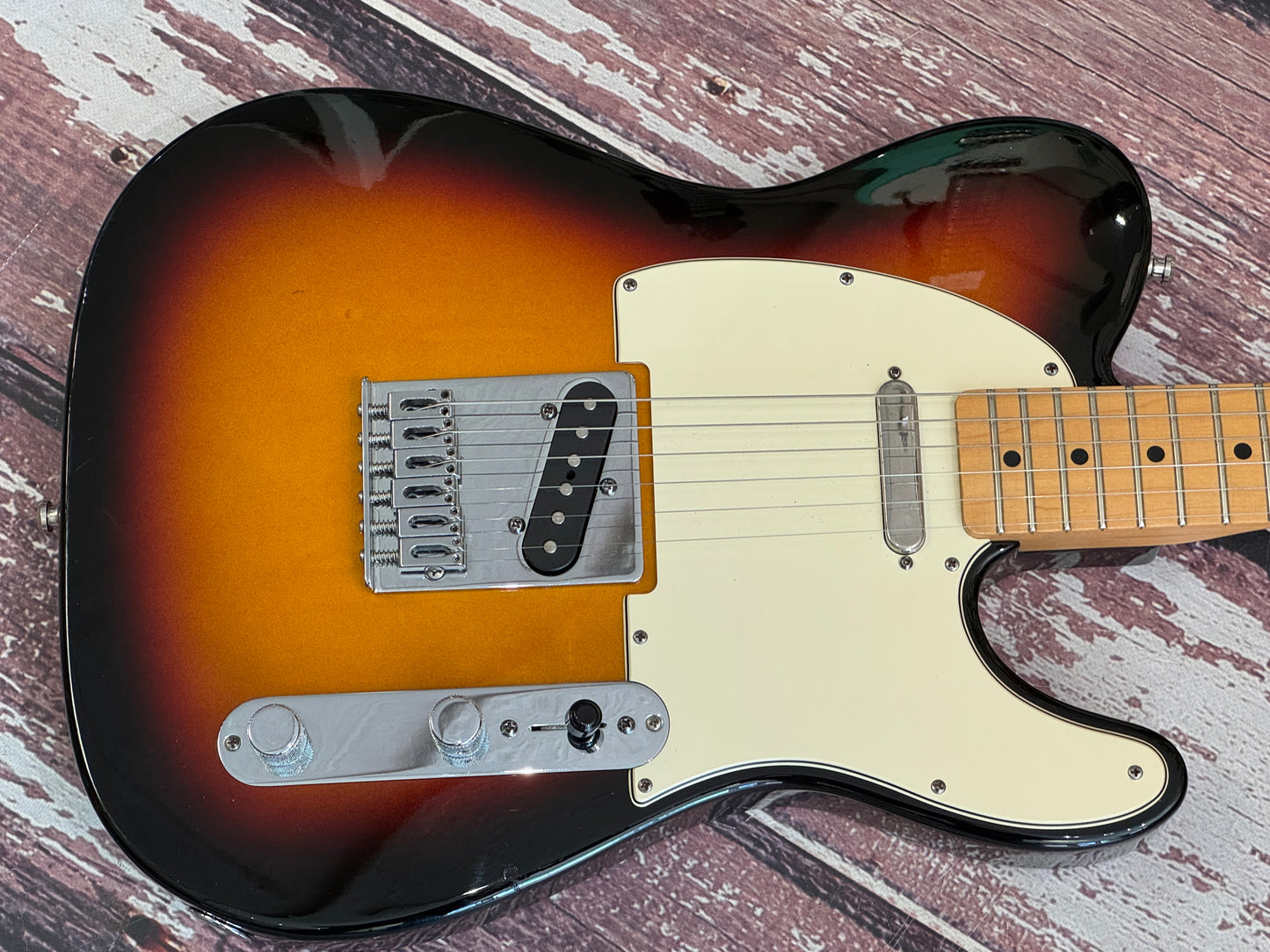 Fender Standard Telecaster - Sunburst - Maple neck. 2010 Mexico