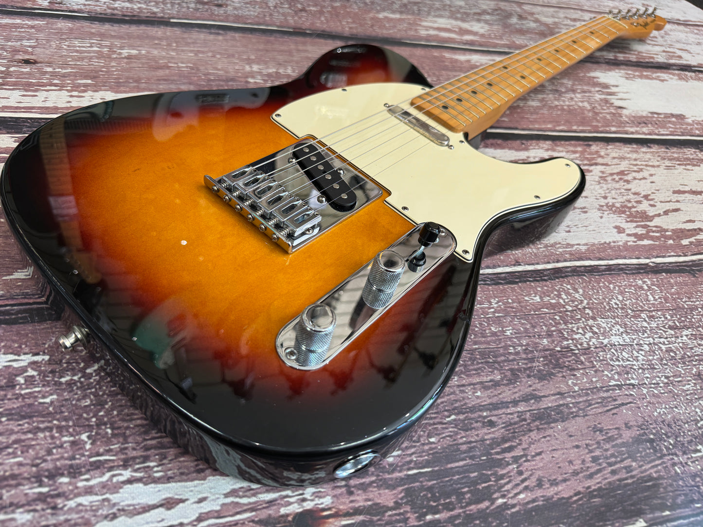 Fender Standard Telecaster - Sunburst - Maple neck. 2010 Mexico