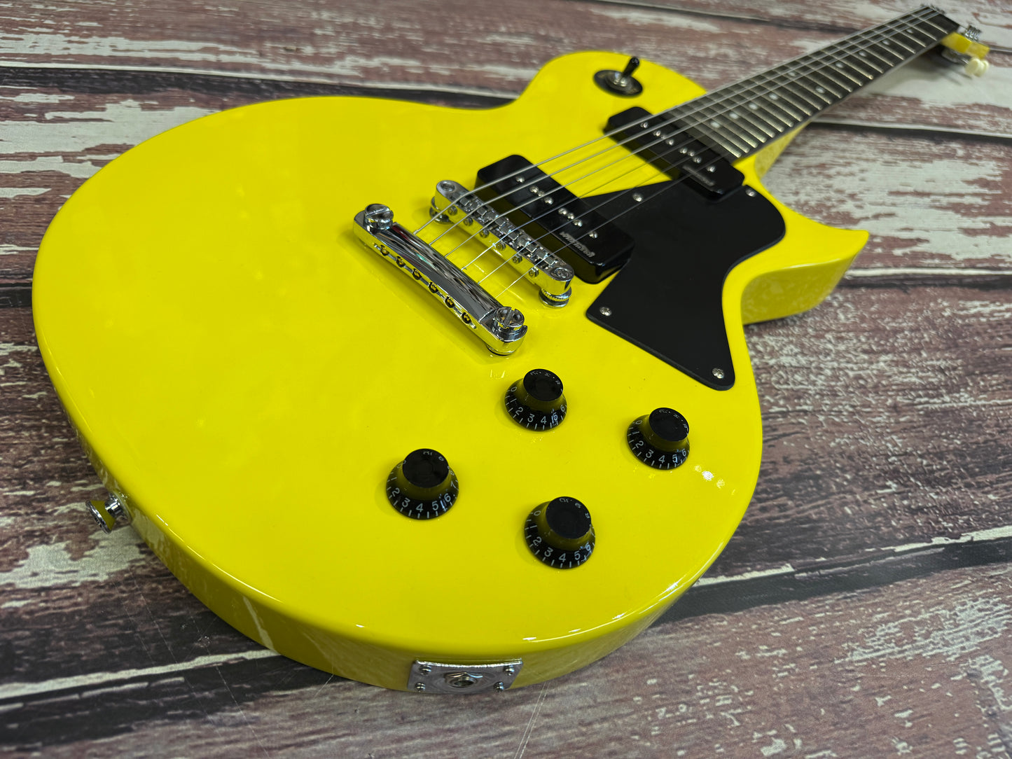 Vintage V132 twin P90 LP Junior