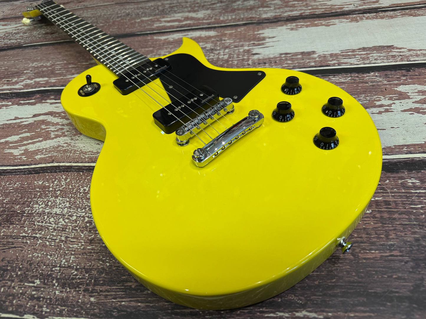 Vintage V132 twin P90 LP Junior