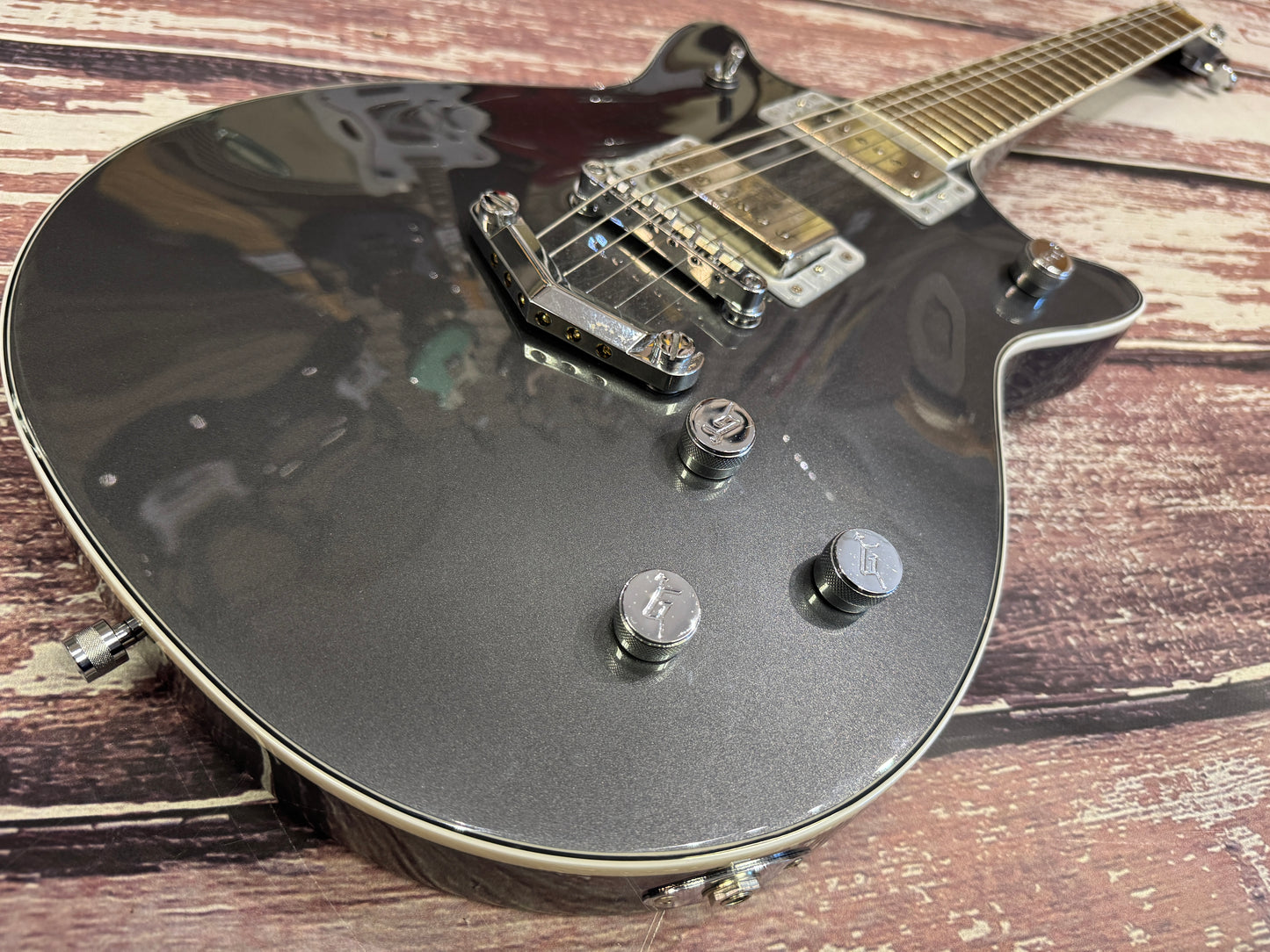 Gretsch G5222 Double Jet with V tailpiece Pickup upgrade.