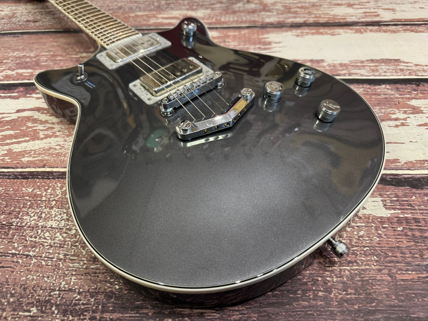 Gretsch G5222 Double Jet with V tailpiece Pickup upgrade.