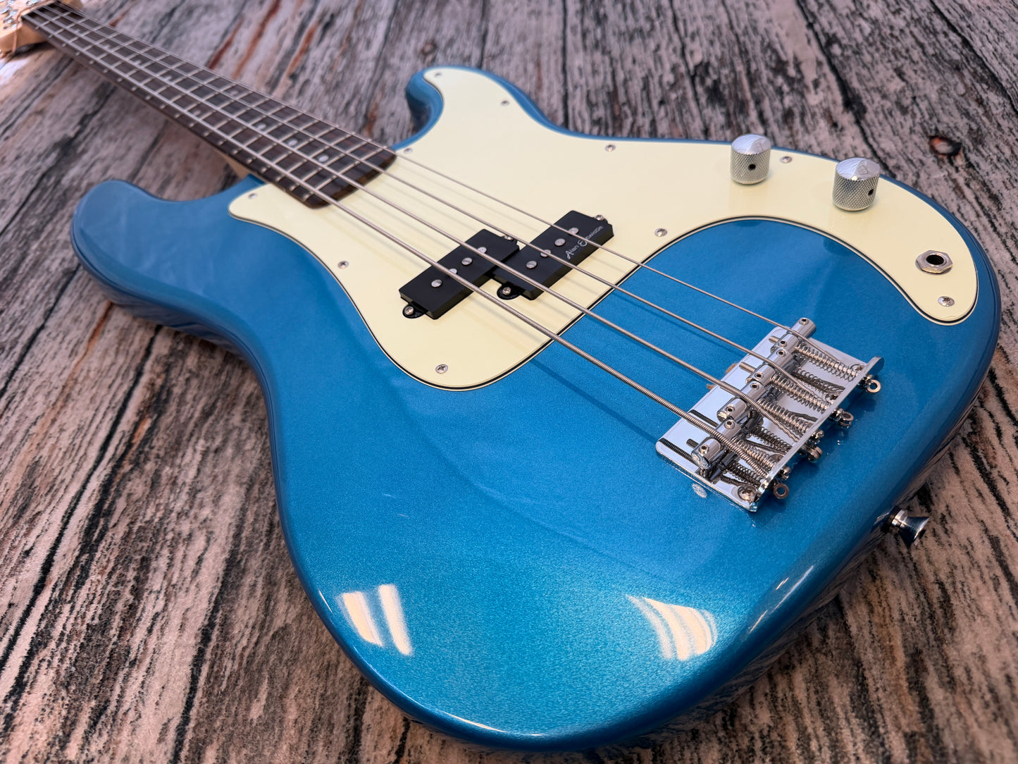 Vintage Coaster V40 Bass P-Bass Candy Apple Blue