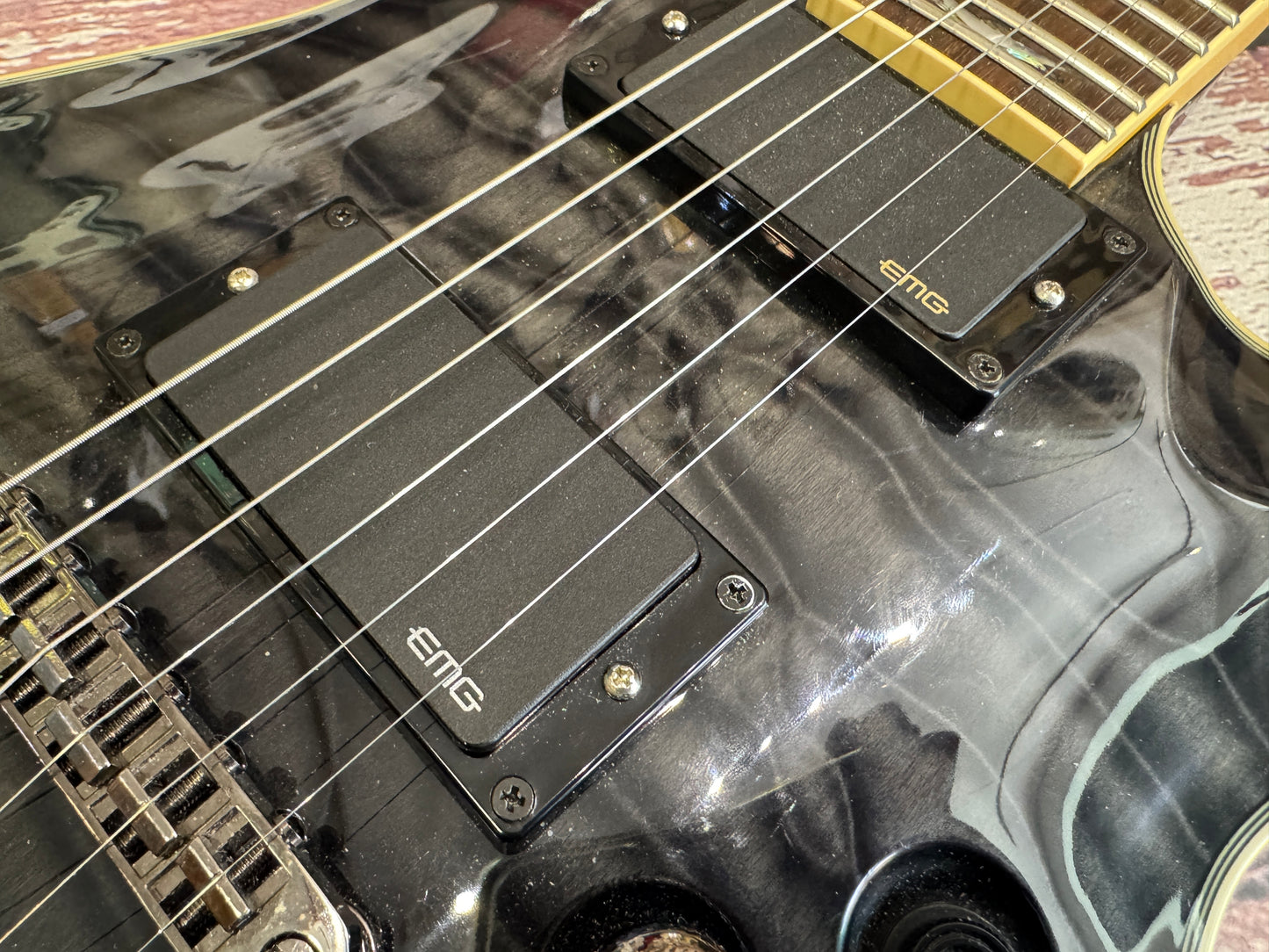 Schecter Omen Extreme - EMG Zakk set upgrade!