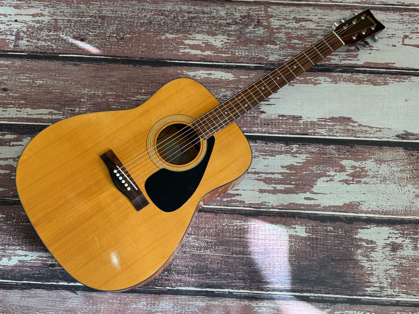 Yamaha FG332 Dreadnought acoustic