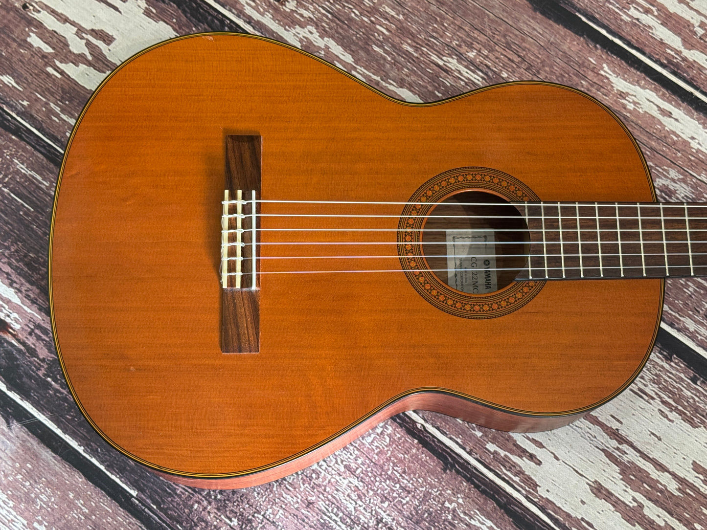 Yamaha CG122 solid top classical