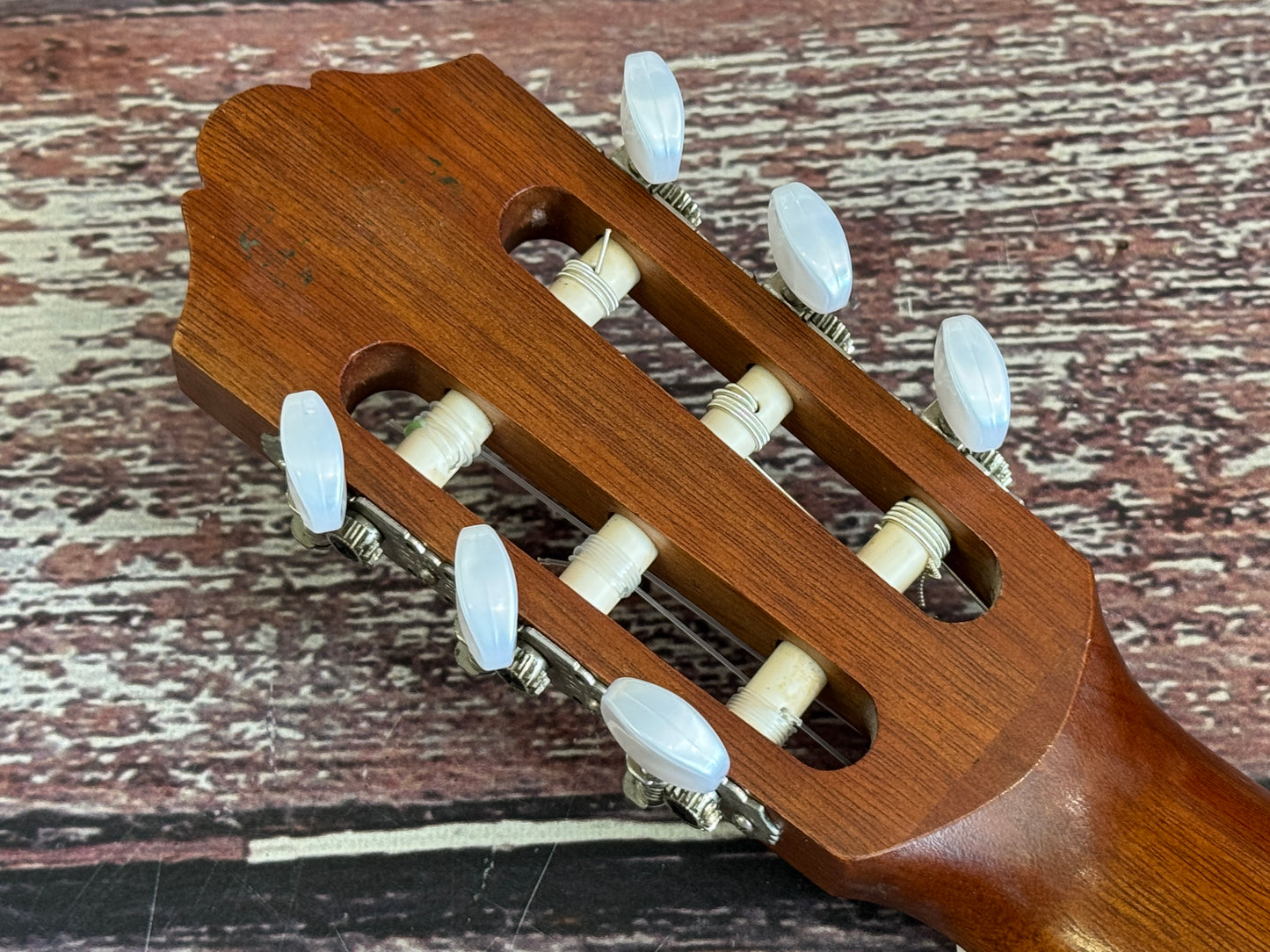 Yamaha CG122 solid top classical