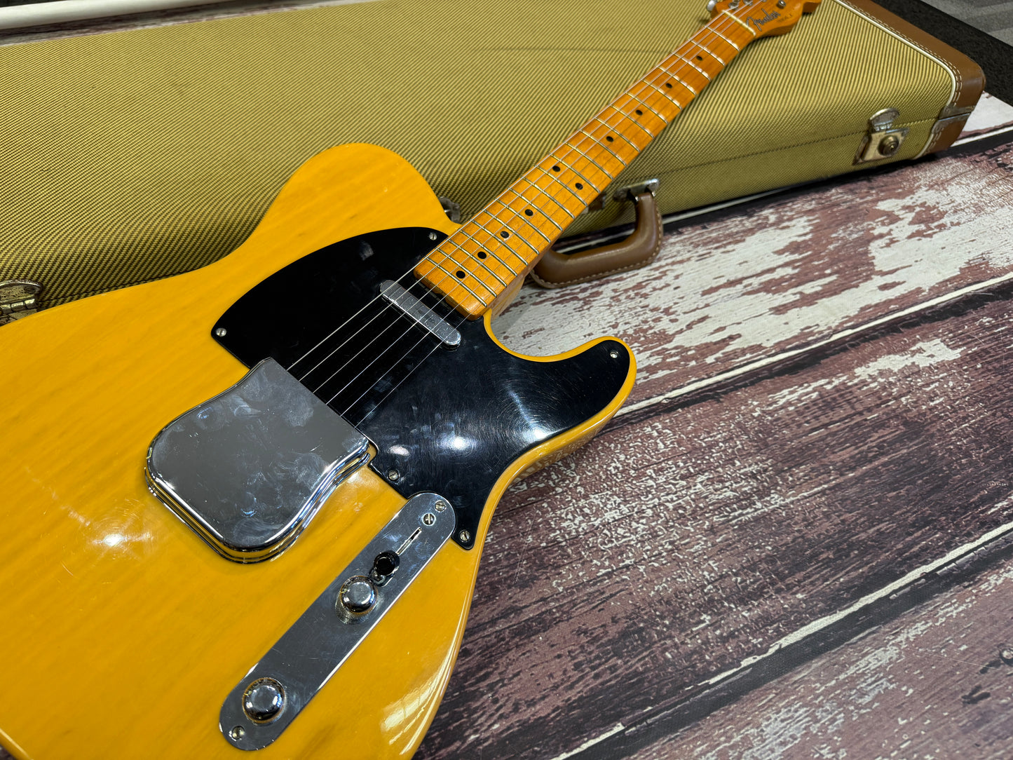 Fender USA AVRI '52 Butterscotch Telecaster with case and candy