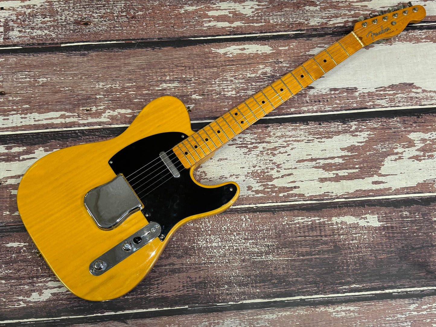 Fender USA AVRI '52 Butterscotch Telecaster with case and candy