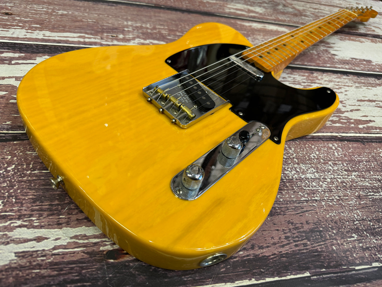 Fender USA AVRI '52 Butterscotch Telecaster with case and candy