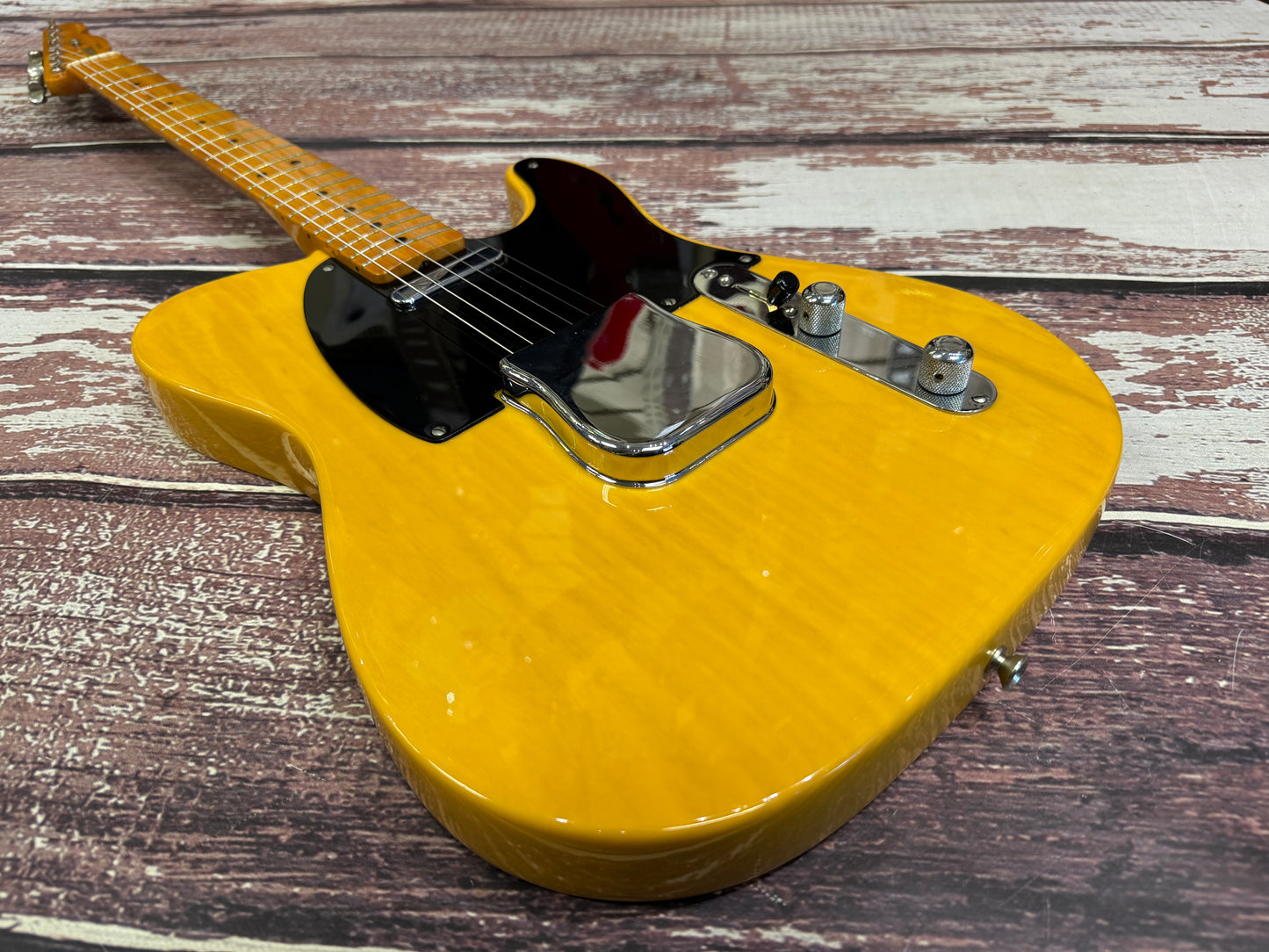 Fender USA AVRI '52 Butterscotch Telecaster with case and candy