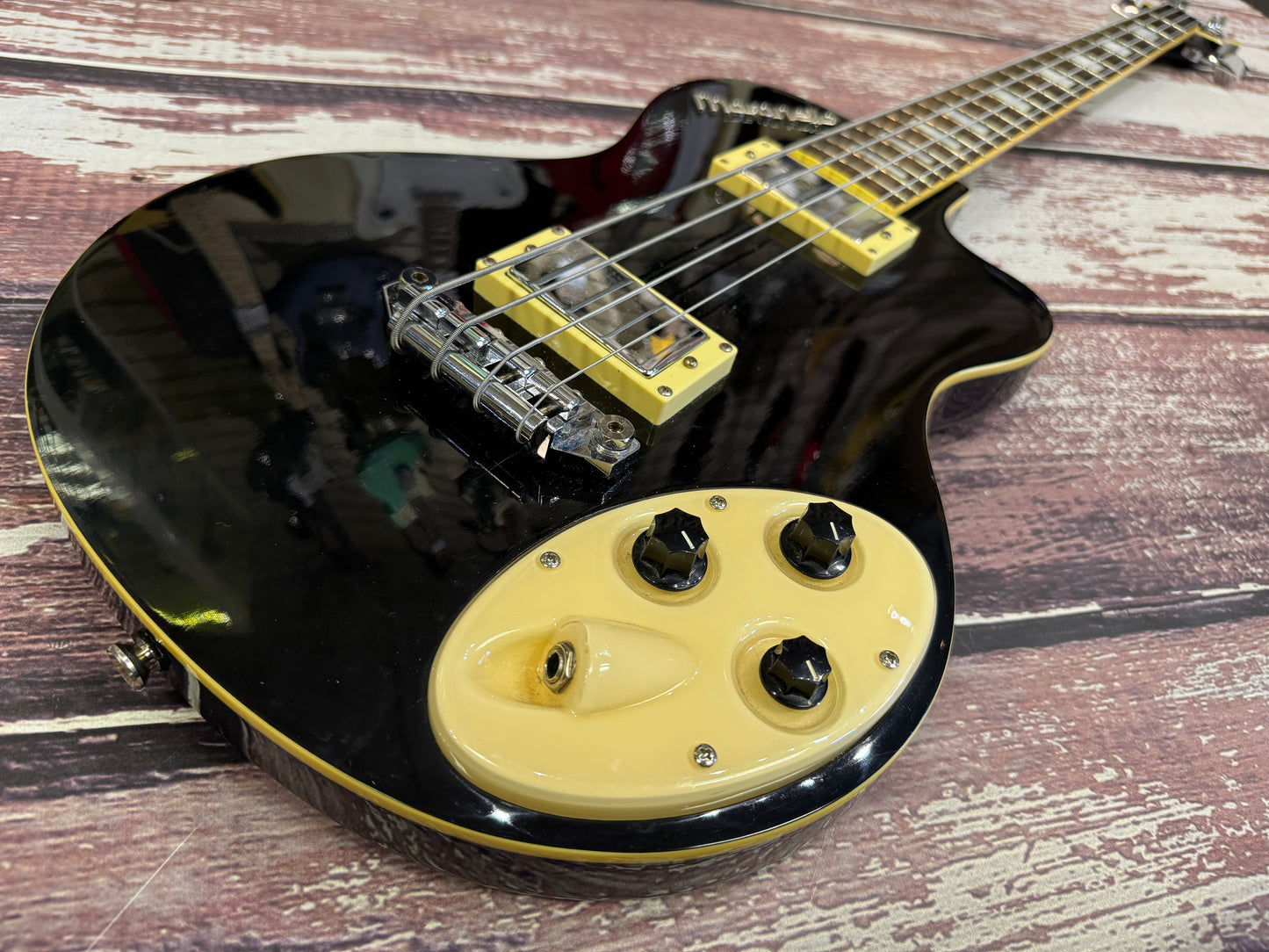 Italia Maranello bass