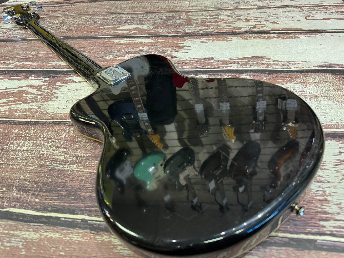 Italia Maranello bass