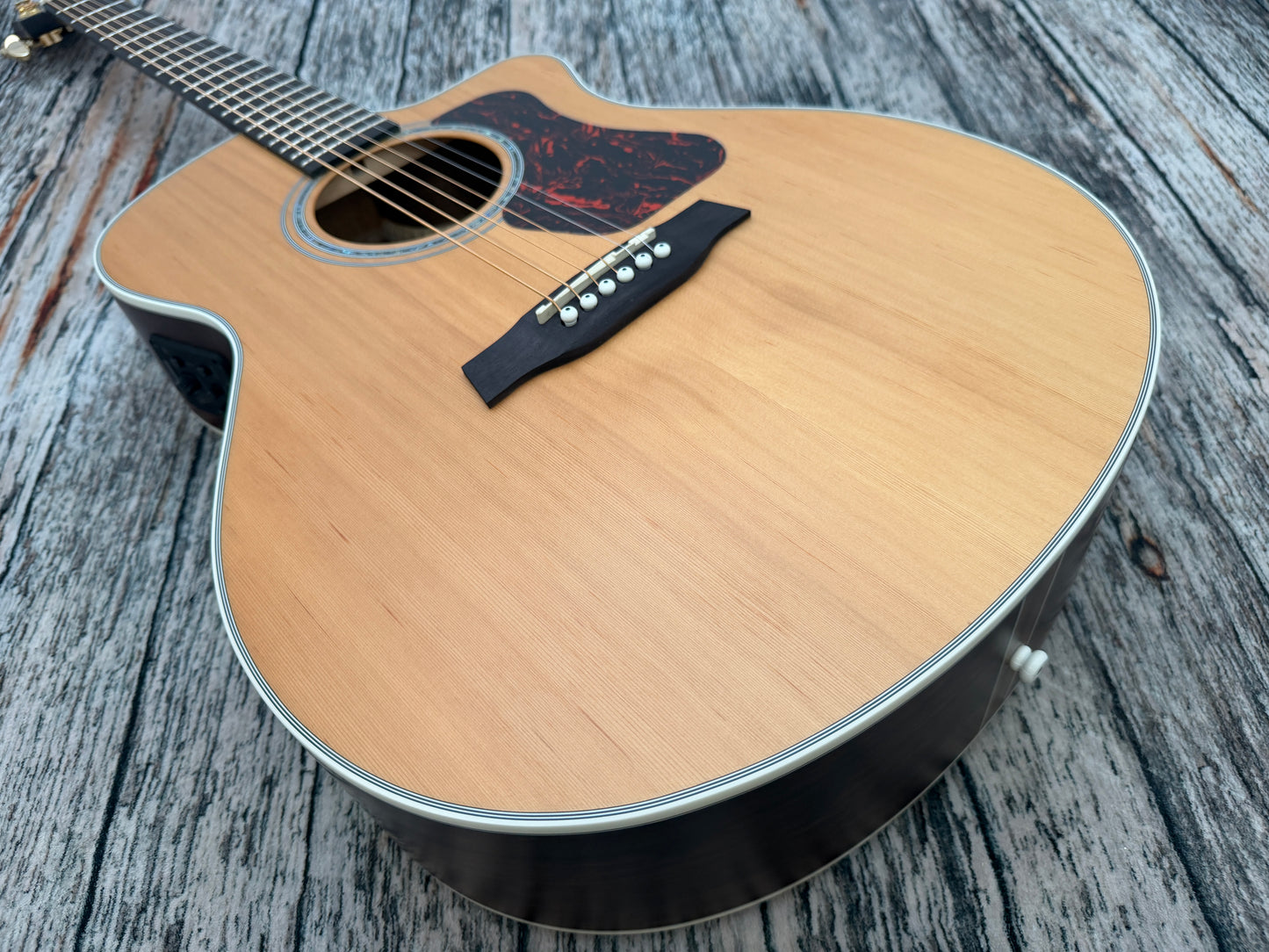 Walden G633CE - Solid Cedar Top Grand Auditorium Electro - Satin Natural