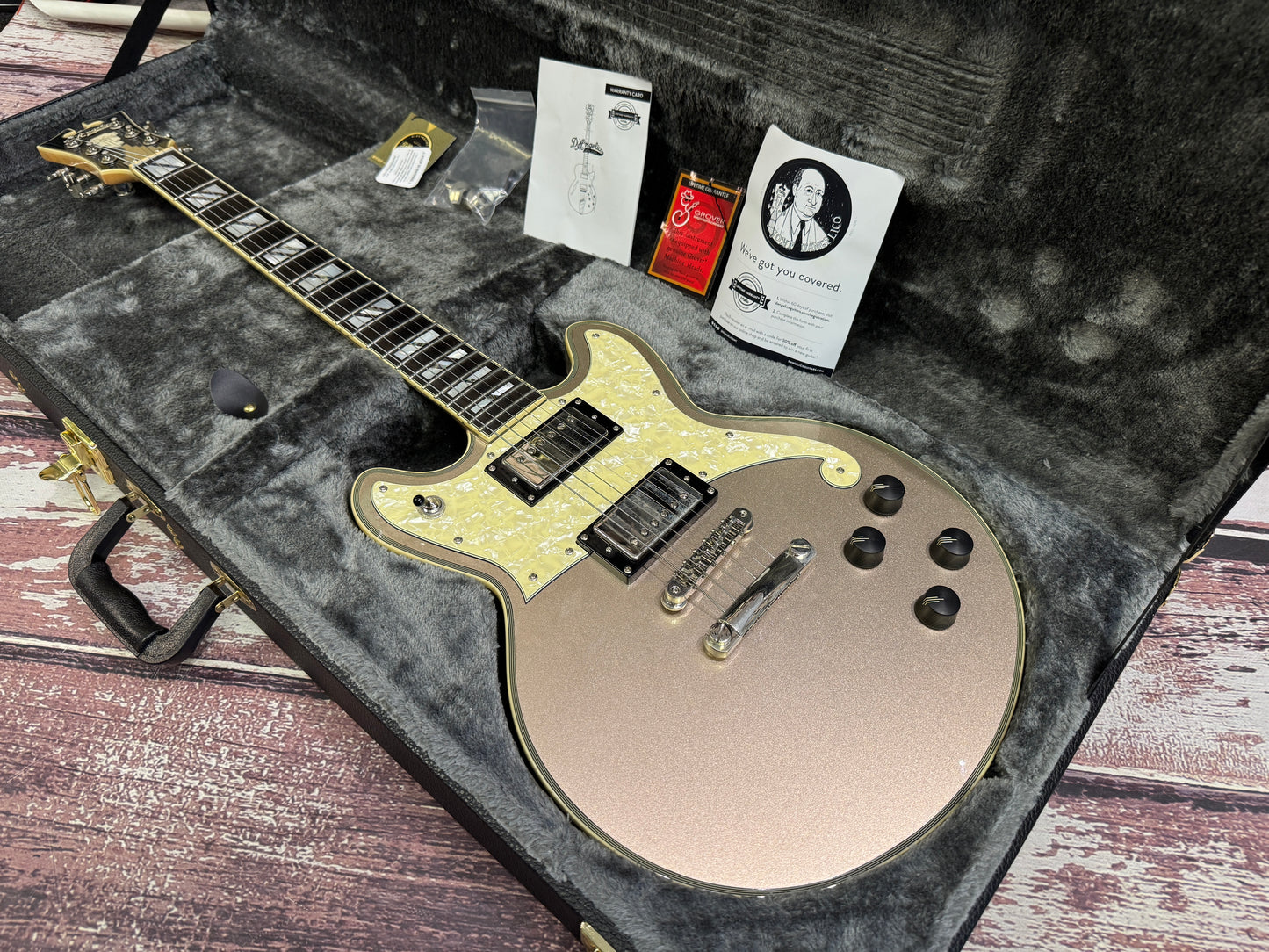 D'angelico Brighton Deluxe with case