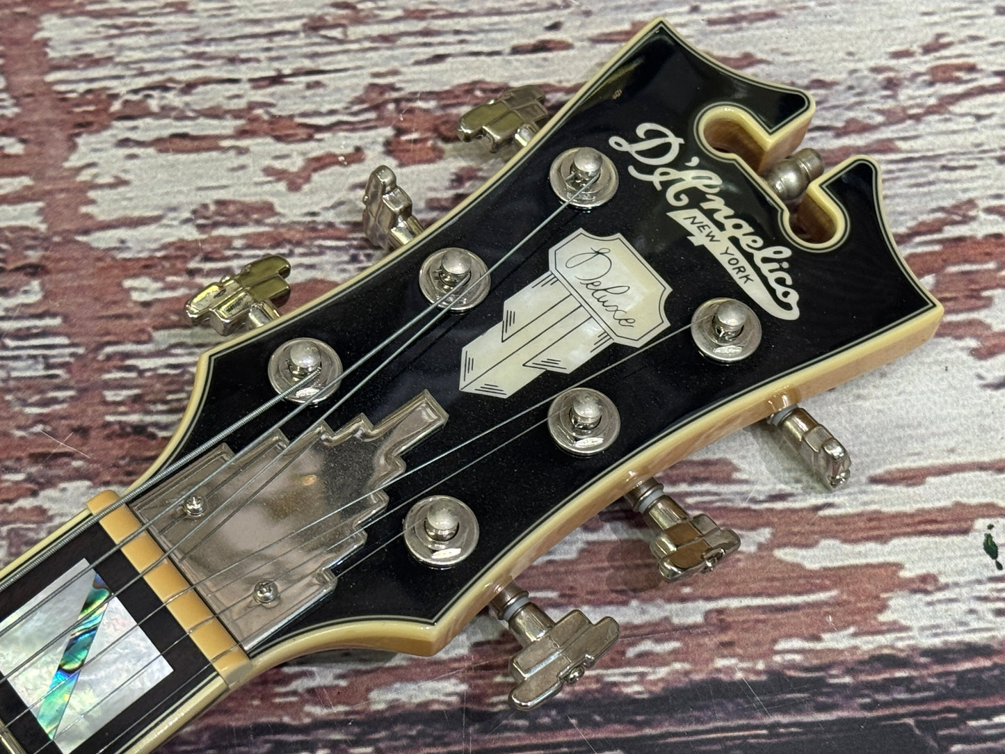 D'angelico Brighton Deluxe with case