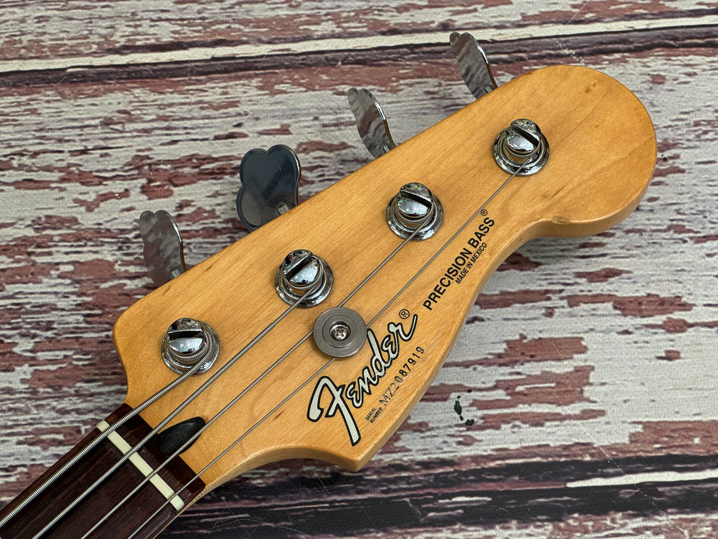 Fender Standard P Bass - Precision bass MIM 2002